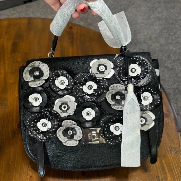 Michael Kors Cassie Floral Applique Black Leather Large Satchel Crossbody Bag - Picture 1 of 10